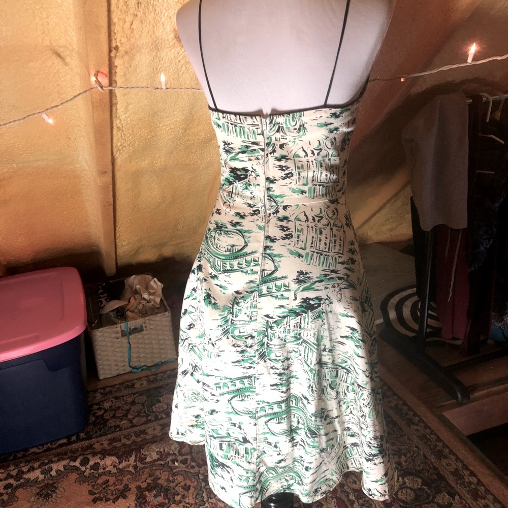 B Smart Pattern Dress - Picture 4 of 5